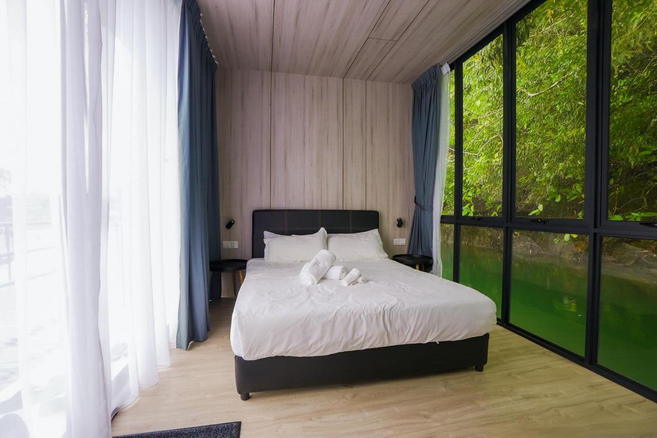 Roxy Tasik Biru Resort City Bau Экстерьер фото