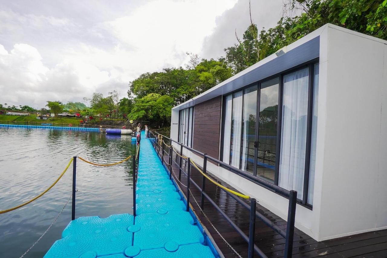 Roxy Tasik Biru Resort City Bau Экстерьер фото