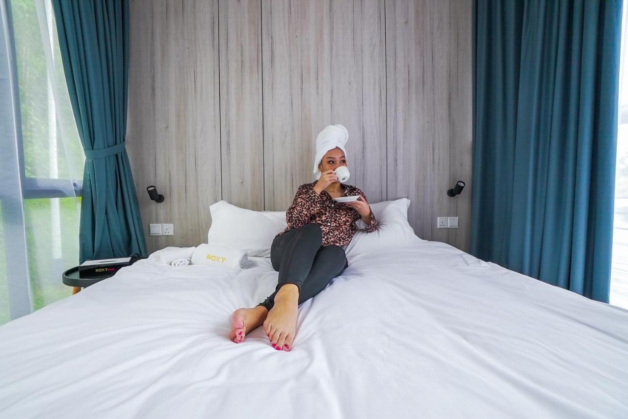 Roxy Tasik Biru Resort City Bau Экстерьер фото