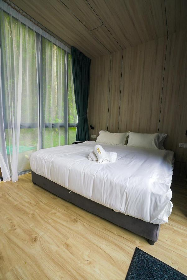 Roxy Tasik Biru Resort City Bau Экстерьер фото