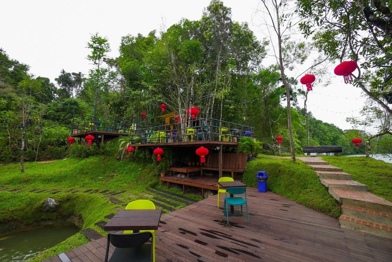 Roxy Tasik Biru Resort City Bau Экстерьер фото