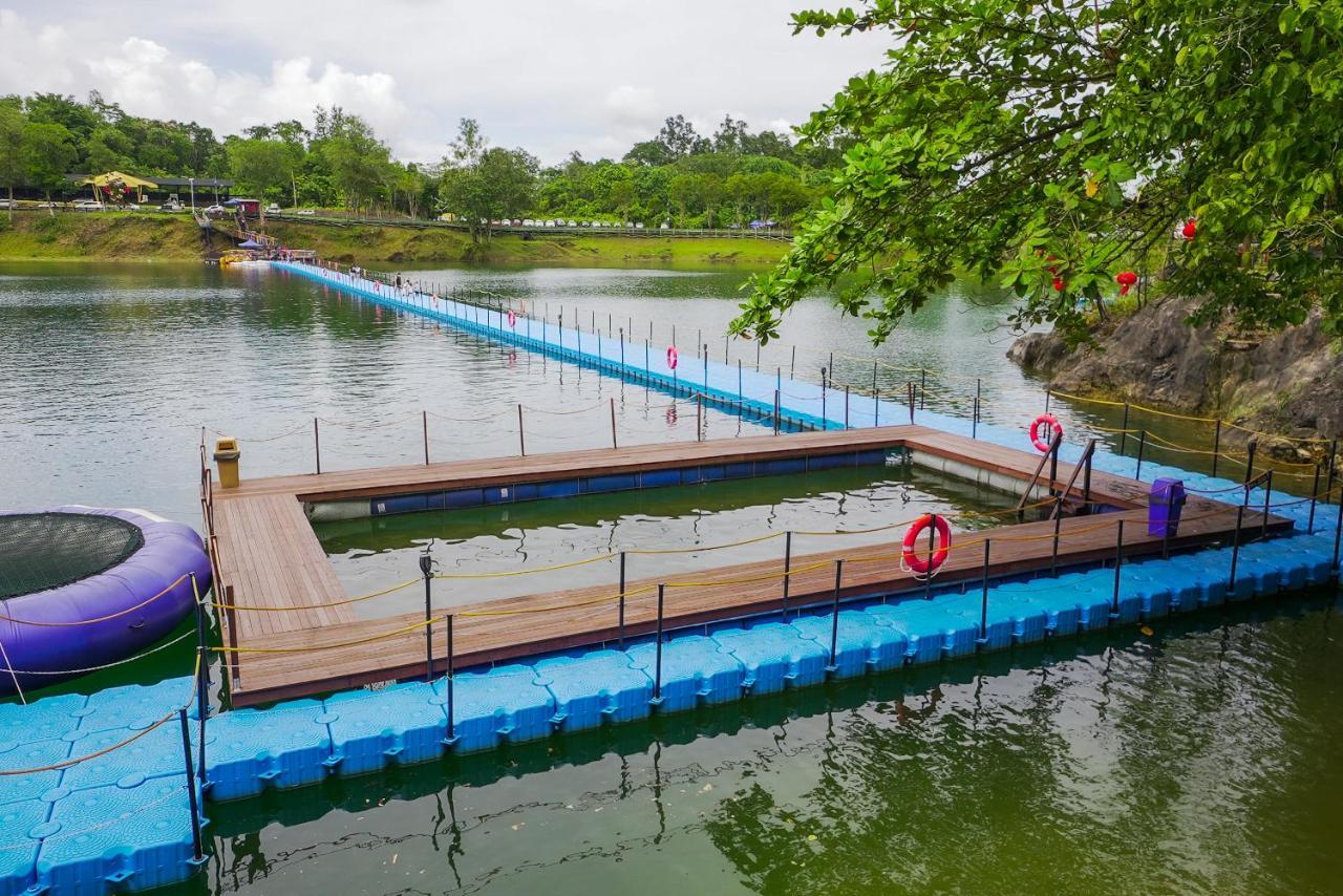 Roxy Tasik Biru Resort City Bau Экстерьер фото
