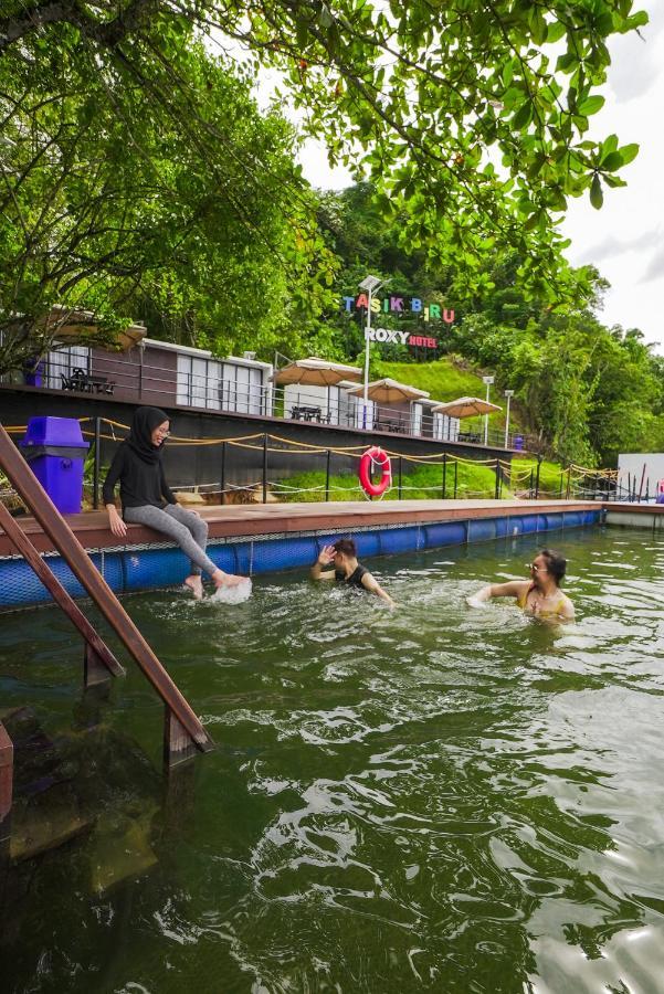 Roxy Tasik Biru Resort City Bau Экстерьер фото